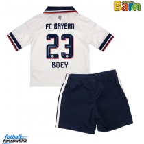Bayern Munich Sacha Boey #23 Bortedraktsett Barn 2026-27 Kortermet (+ Korte bukser)